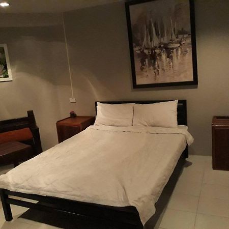 פרה נאקון סי איוטאיה Pk Hostel מראה חיצוני תמונה