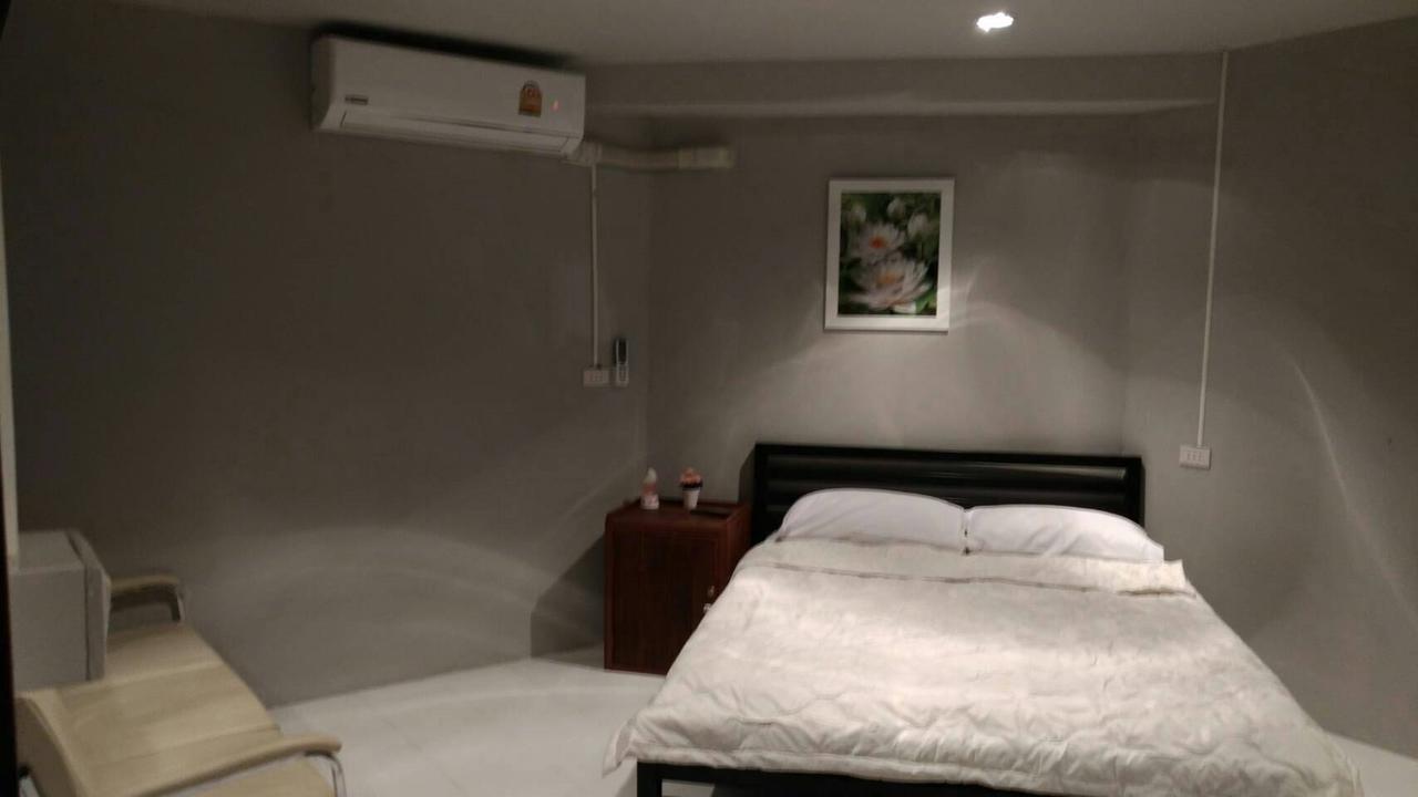 פרה נאקון סי איוטאיה Pk Hostel מראה חיצוני תמונה