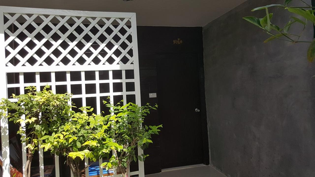 פרה נאקון סי איוטאיה Pk Hostel מראה חיצוני תמונה