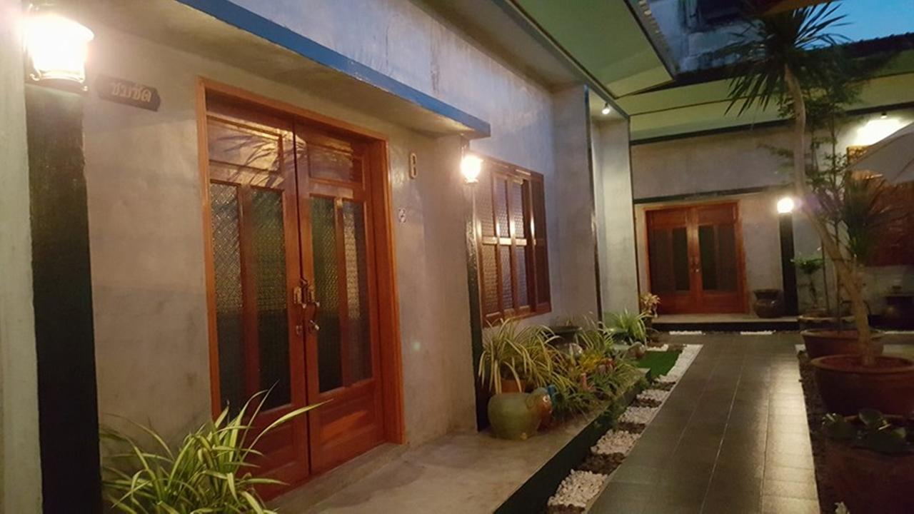 פרה נאקון סי איוטאיה Pk Hostel מראה חיצוני תמונה
