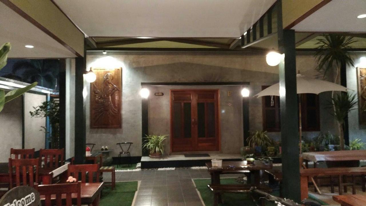 פרה נאקון סי איוטאיה Pk Hostel מראה חיצוני תמונה