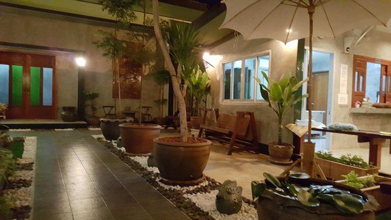 פרה נאקון סי איוטאיה Pk Hostel מראה חיצוני תמונה