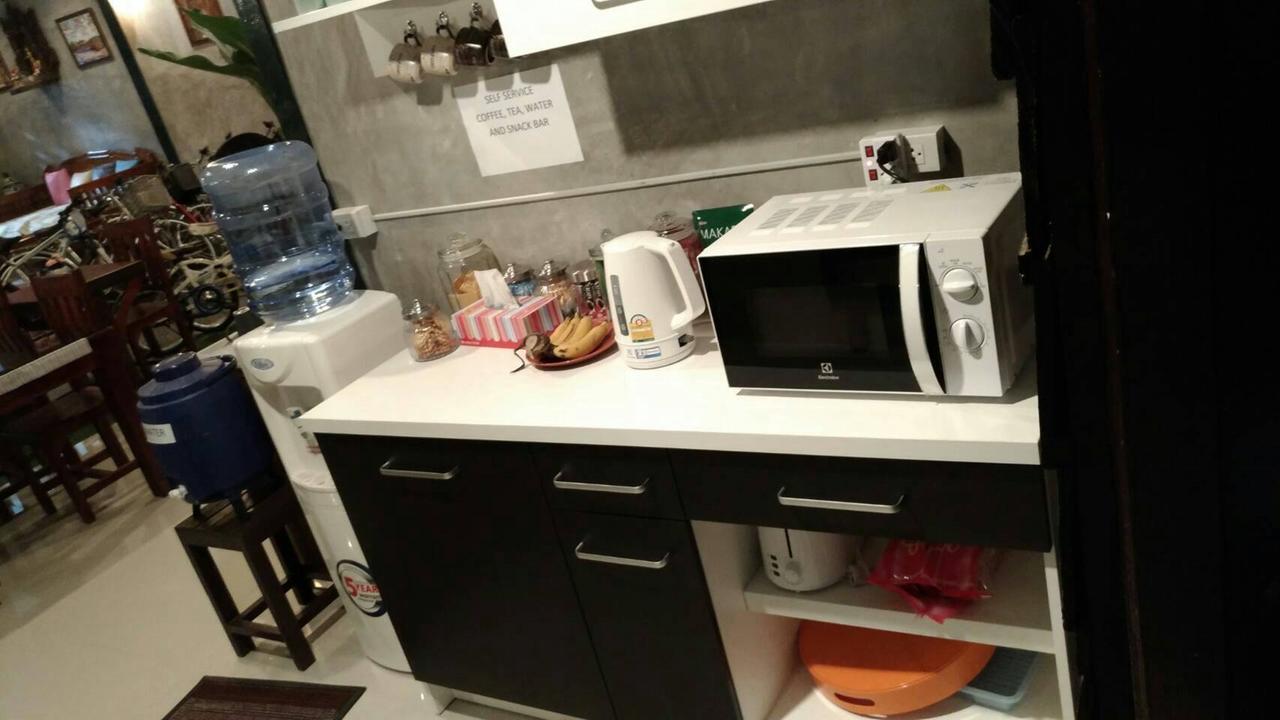 פרה נאקון סי איוטאיה Pk Hostel מראה חיצוני תמונה